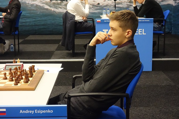 Esipenko có chiến thắng thuyết phục trước vua cờ tại Hà Lan